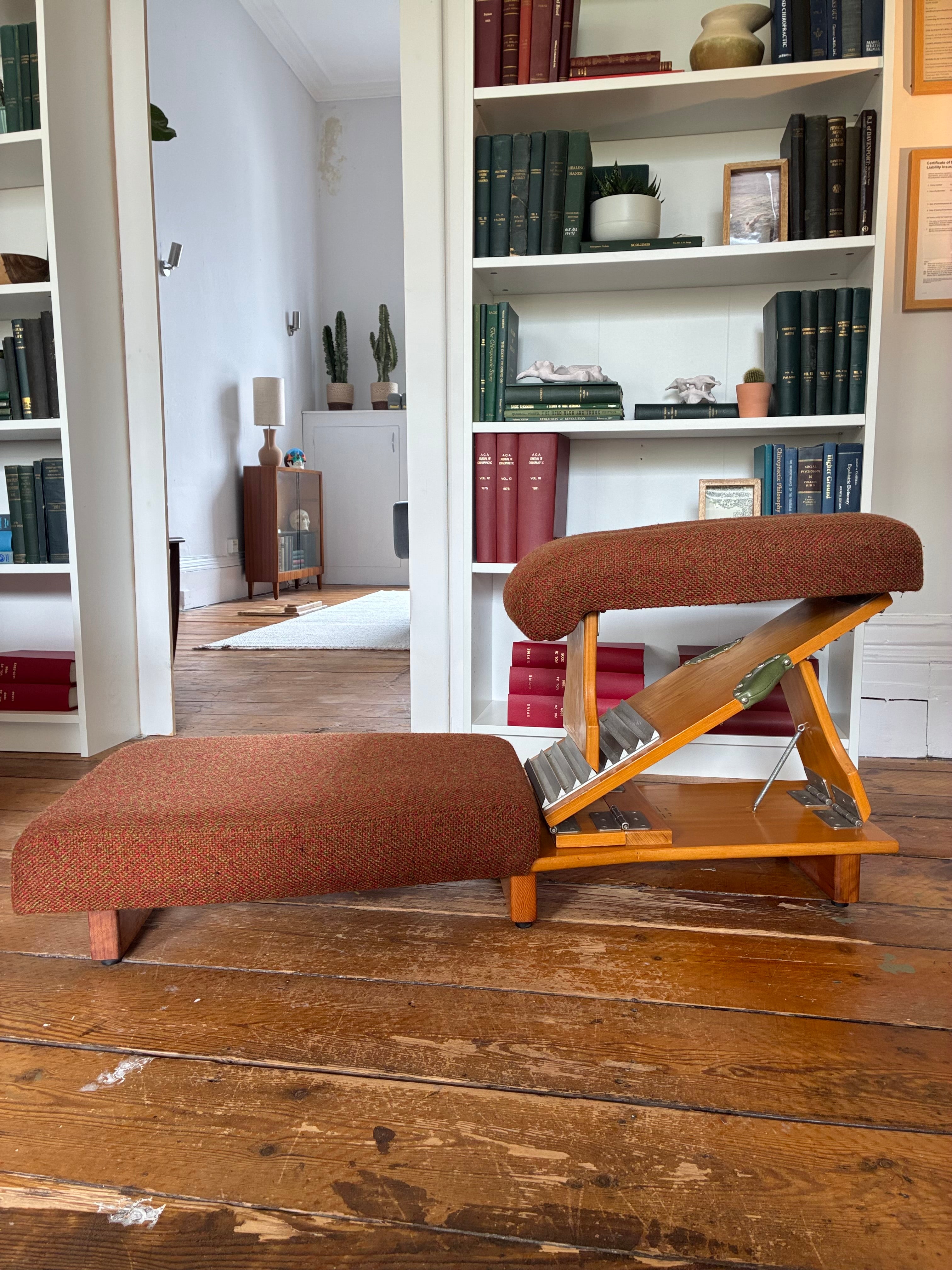 Lloyd Knee-Chest Table